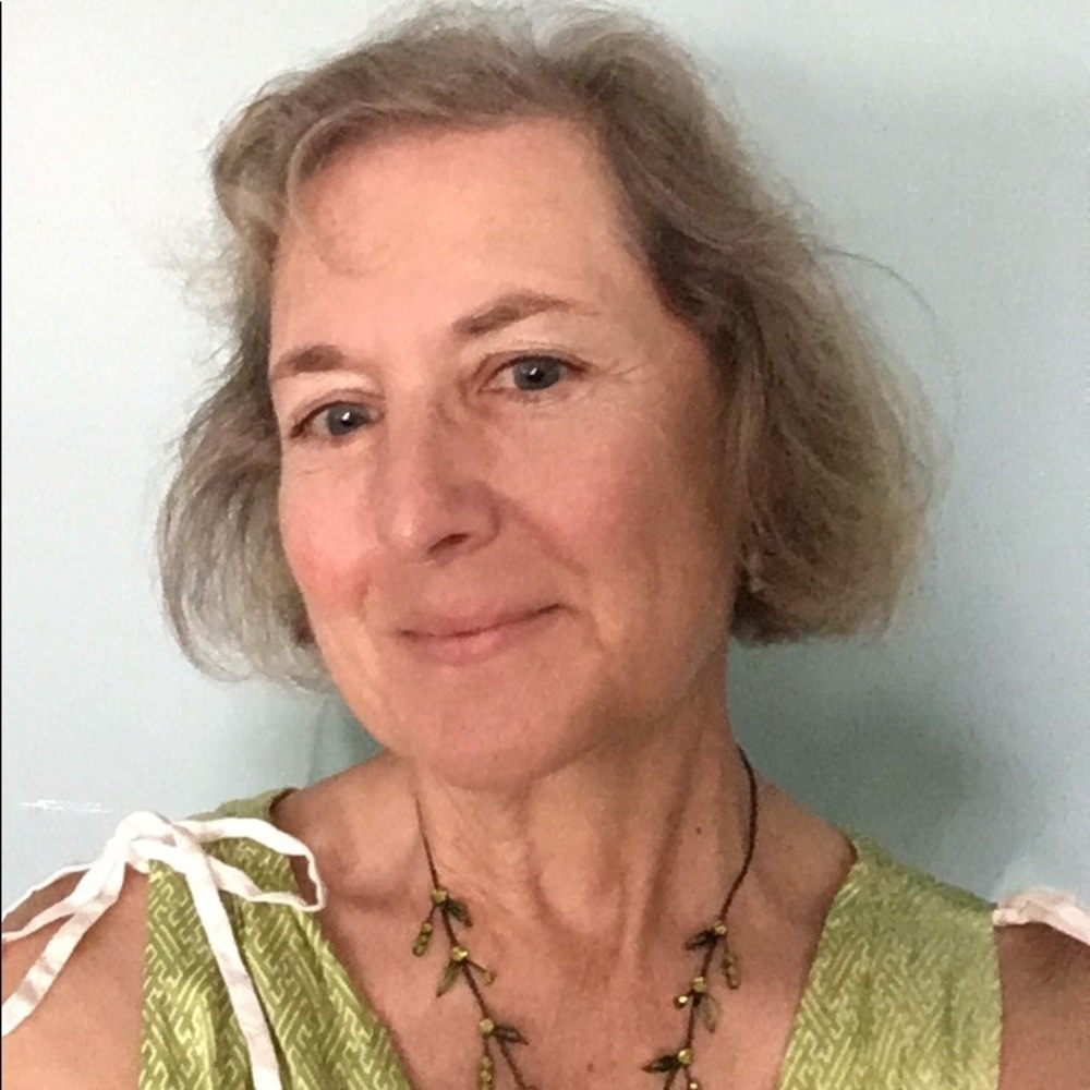 Meet your Posher, Laura. LIKE to Bookmark!